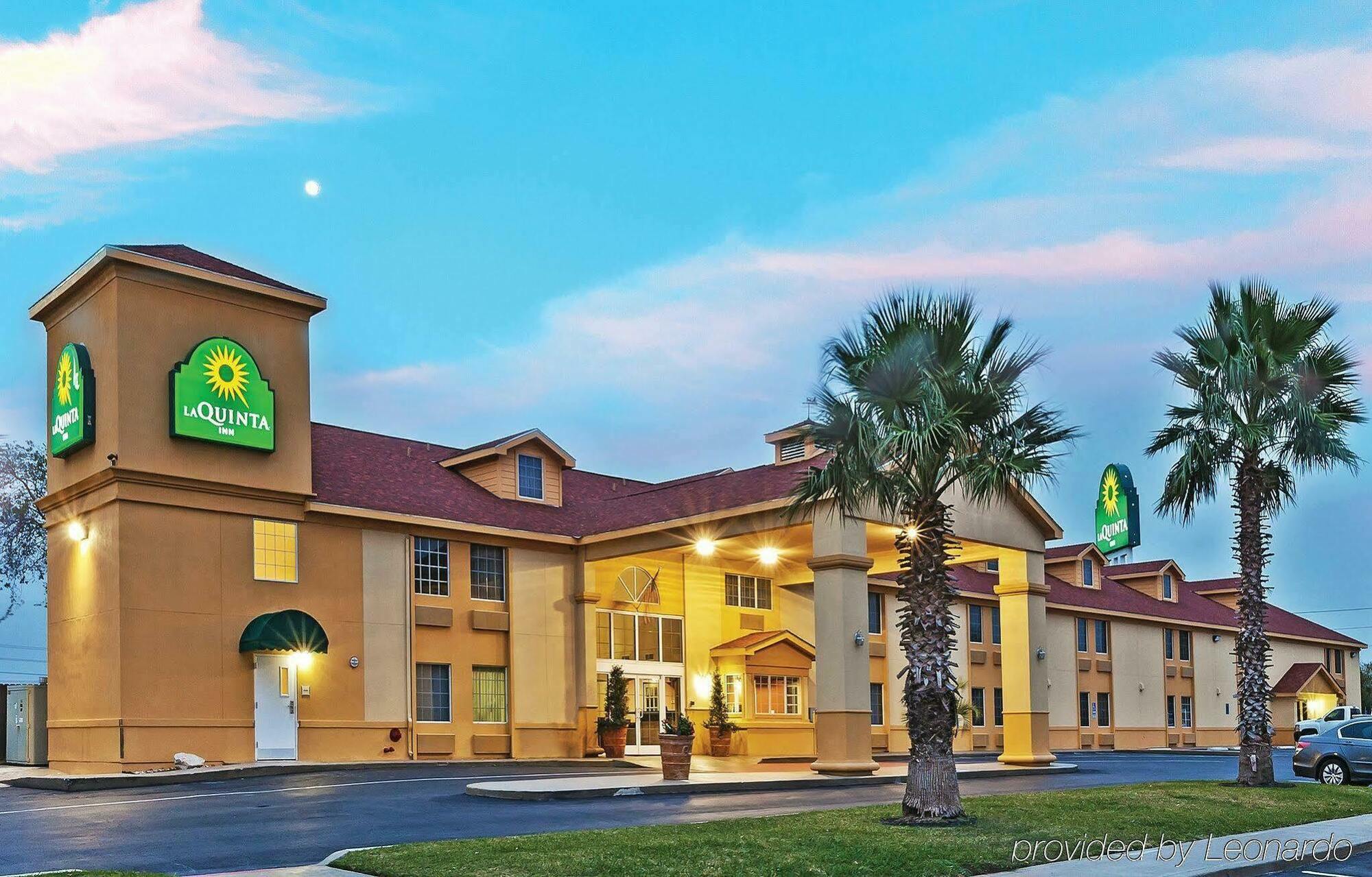 La Quinta Inn By Wyndham San Antonio Brooks City Base Exterior photo