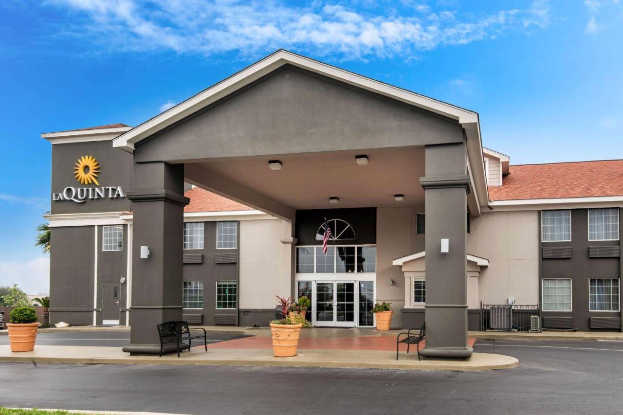 La Quinta Inn By Wyndham San Antonio Brooks City Base Exterior photo